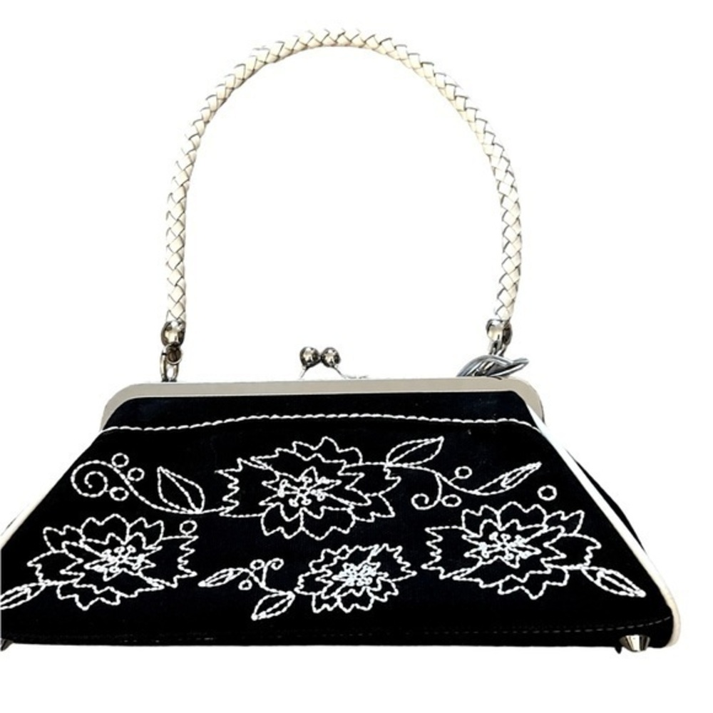 NWOT DAN W granny frame black & white embroidered small fabric trapezoid bag